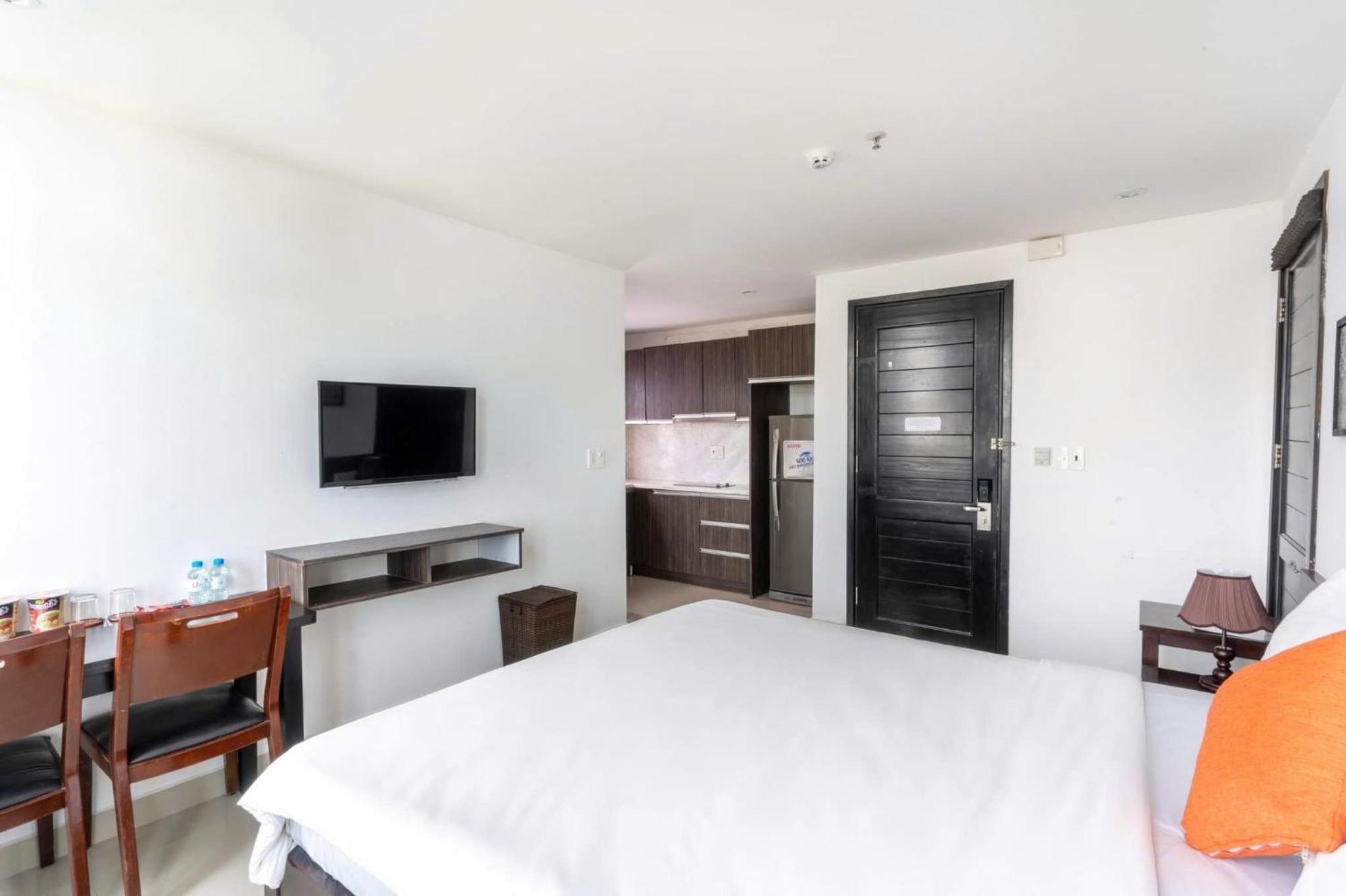 Queen Palace Sea View Hotel Da Nang Exterior photo